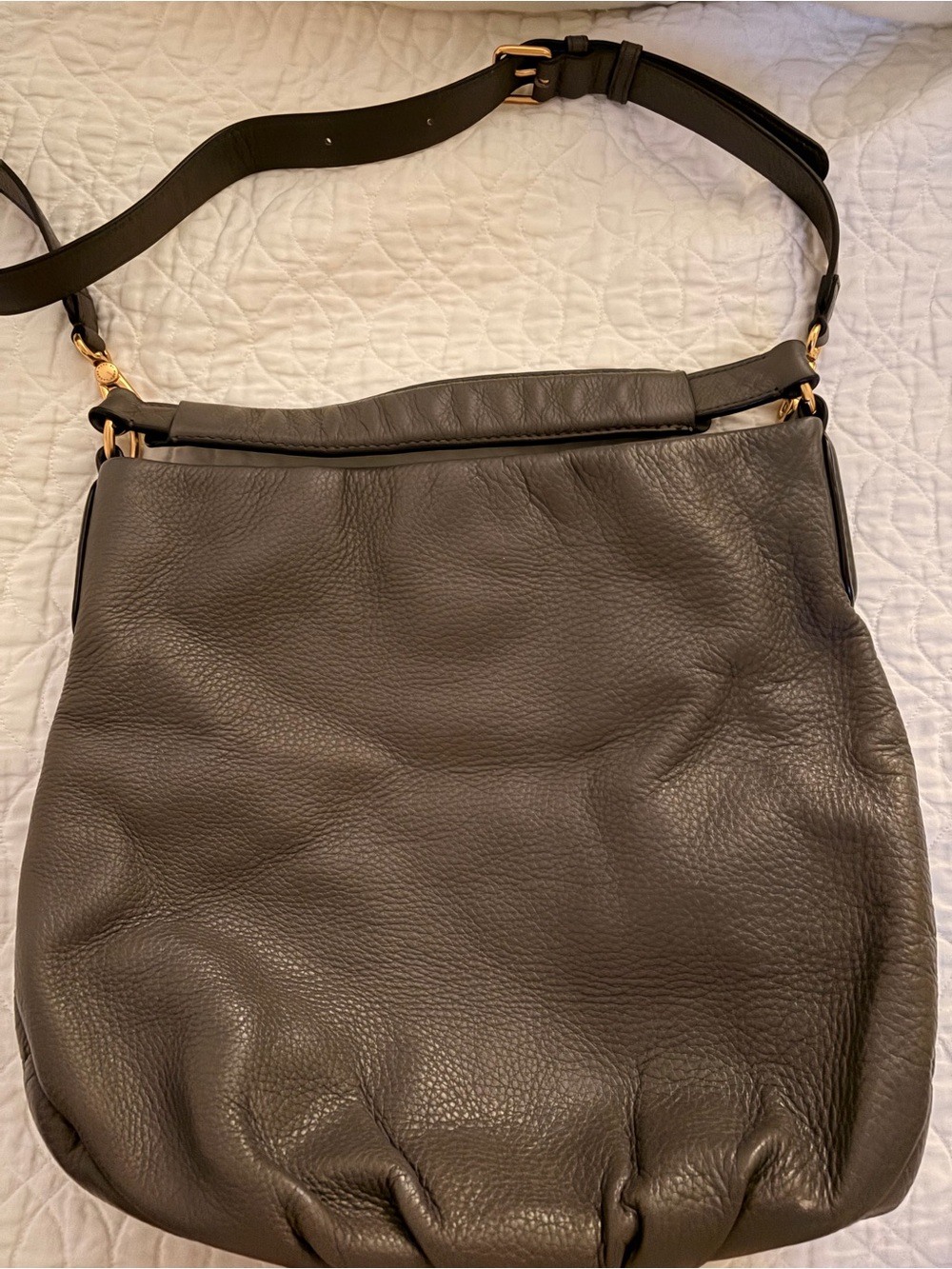 Marc by Marc Jacobs New Q Hillier gray hobo Bag with Gold Hardware - Picture 2 of 10